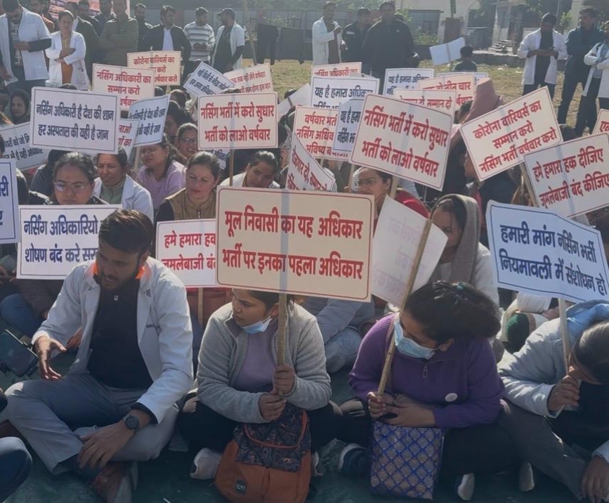 नर्सिंग एकता मंच ने सरकार को भेजा ‘खून से लिखा पत्र