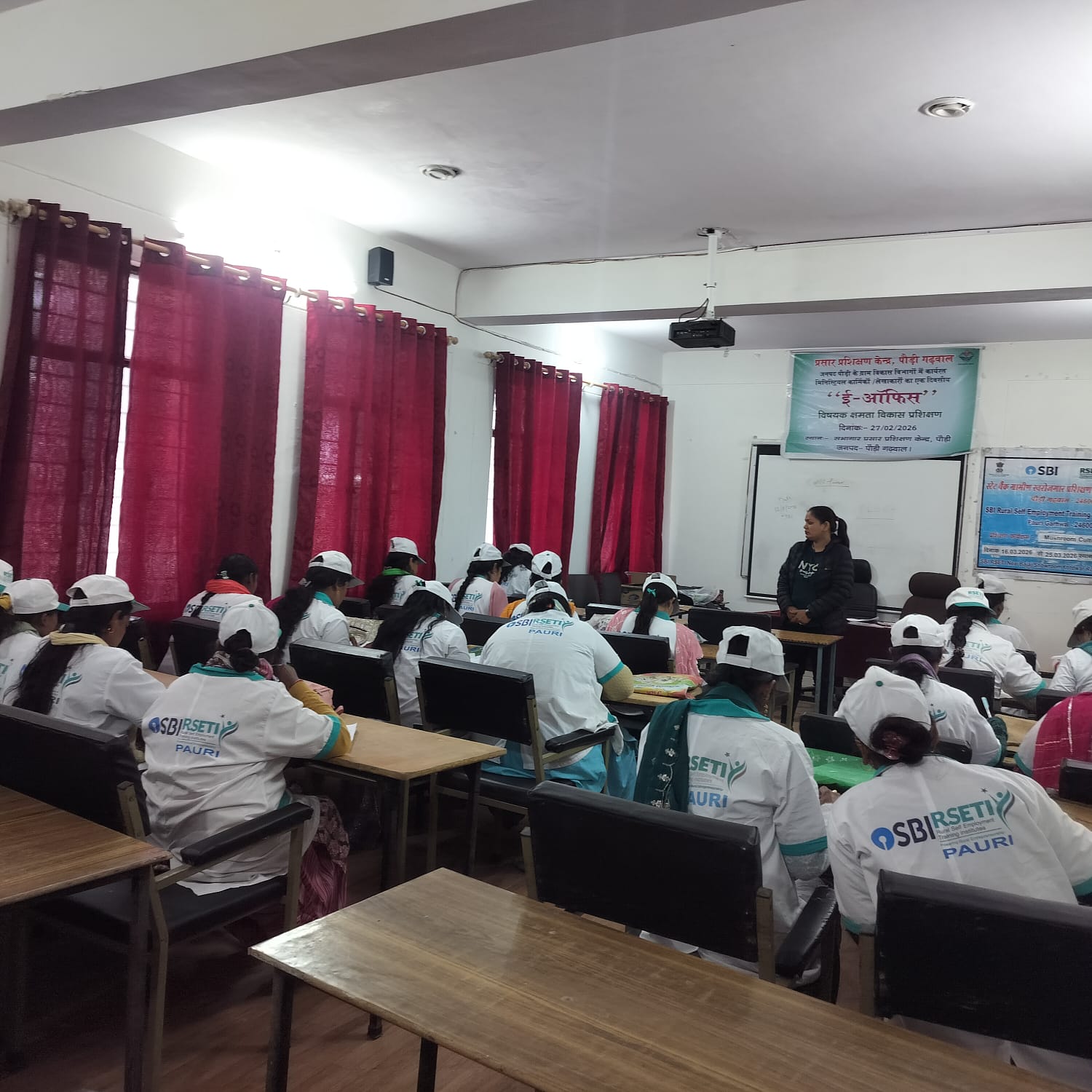 ग्रामीण स्वरोज़गार प्रशिक्षण संस्थान द्वारा मशरूम कल्टीवेशन प्रशिक्षण का सफल समापन