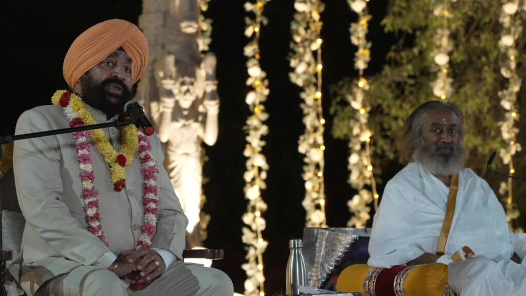 आर्ट ऑफ लिविंग के 45वें स्थापना वर्ष पर  राज्यपाल ने गुरुदेव श्री श्री रविशंकर से की भेंट