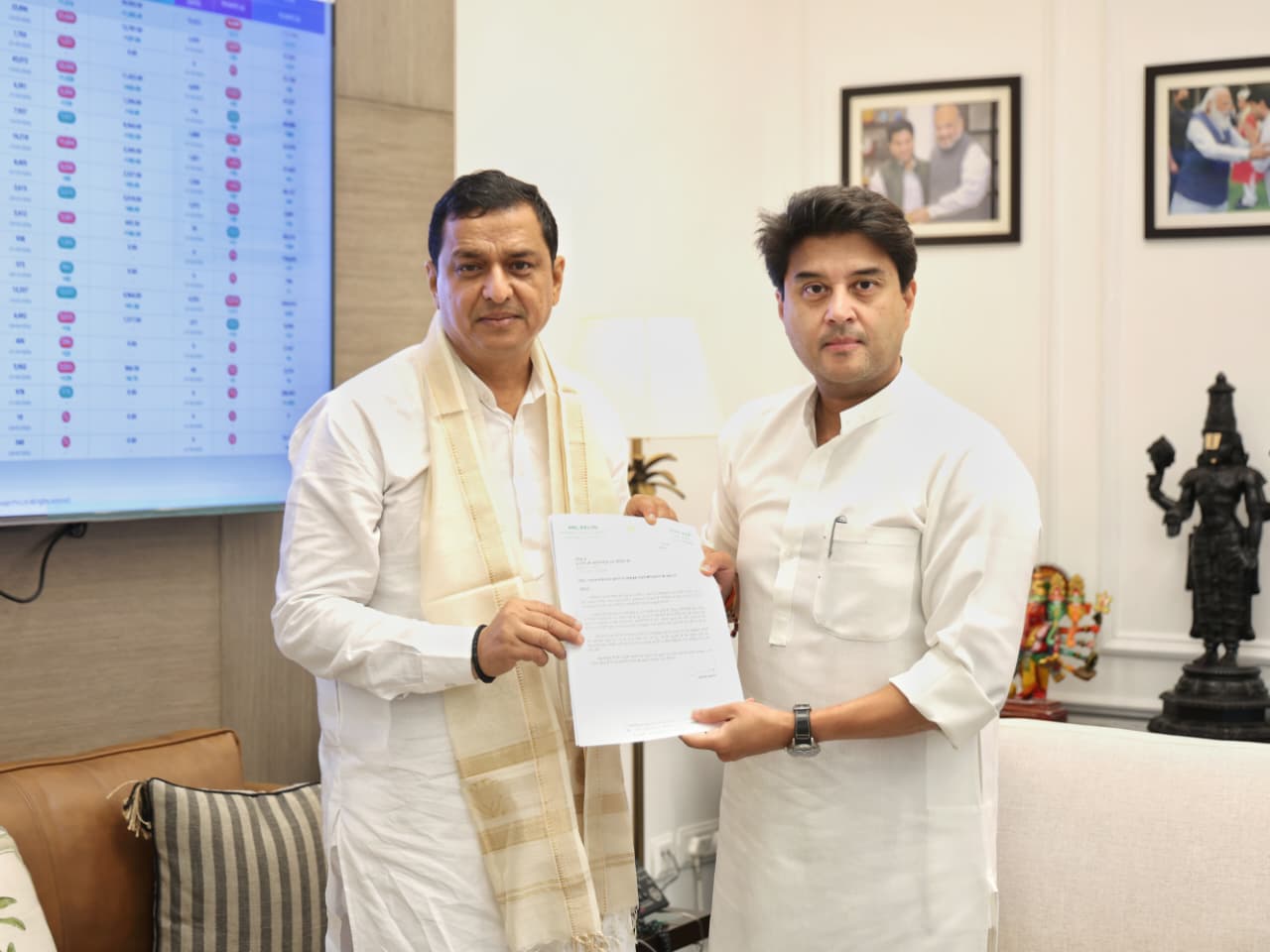 गढ़वाल के दुर्गम क्षेत्रों में बेहतर होगी मोबाइल और इंटरनेट कनेक्टिविटी, 13 नए टावरों को मंजूरी