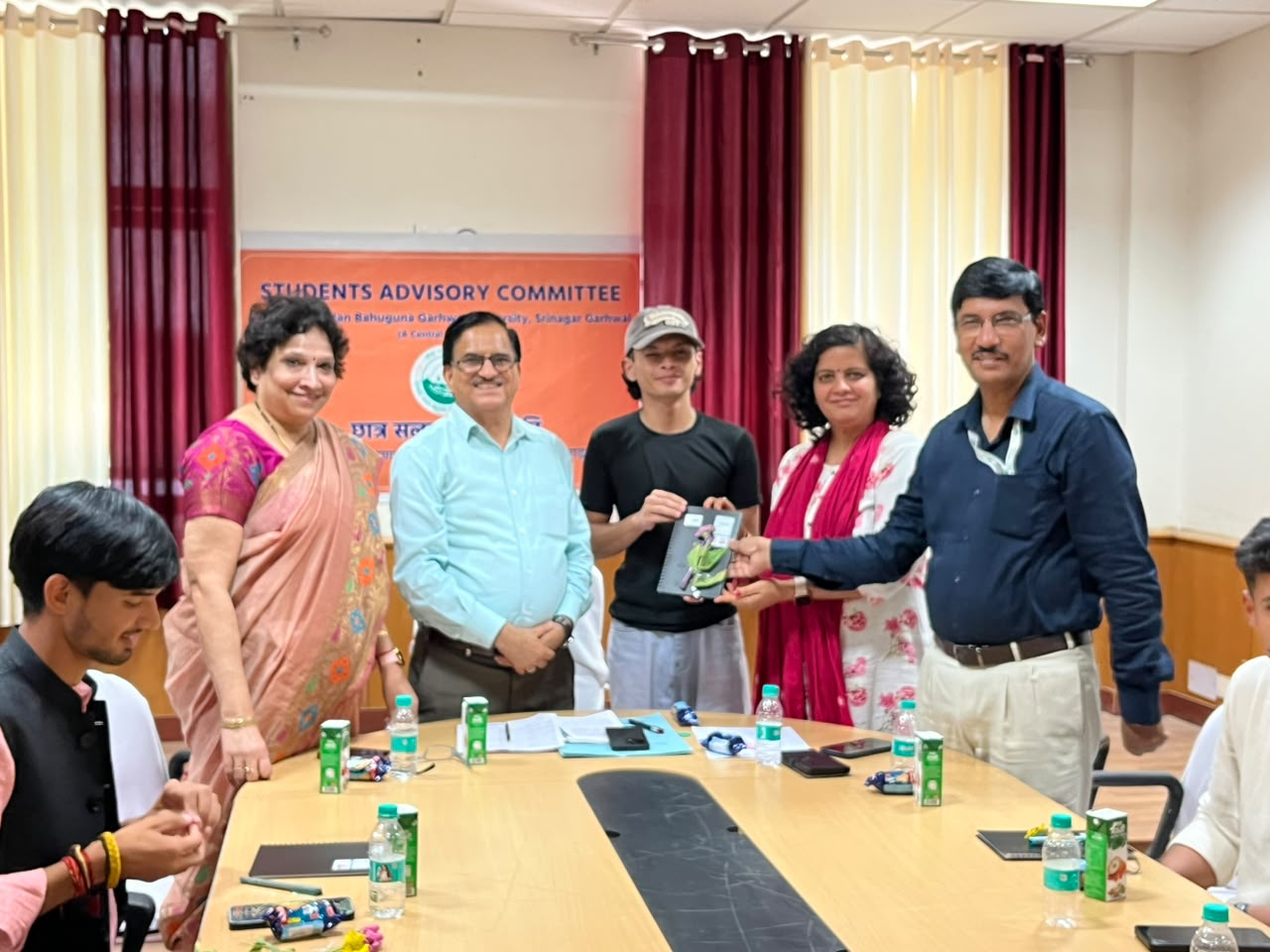 छात्र सलाहकार समिति तथा नवनिर्वाचित छात्रसंघ पदाधिकारियों के साथ हुई बैठक